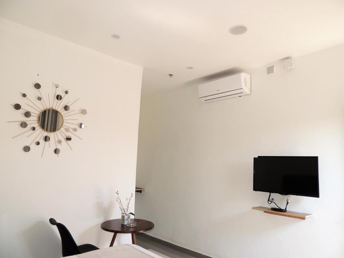 40 40 Accommodation Matola Bagian luar foto