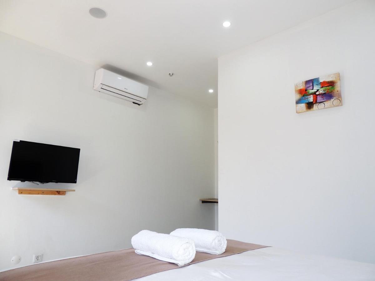 40 40 Accommodation Matola Bagian luar foto