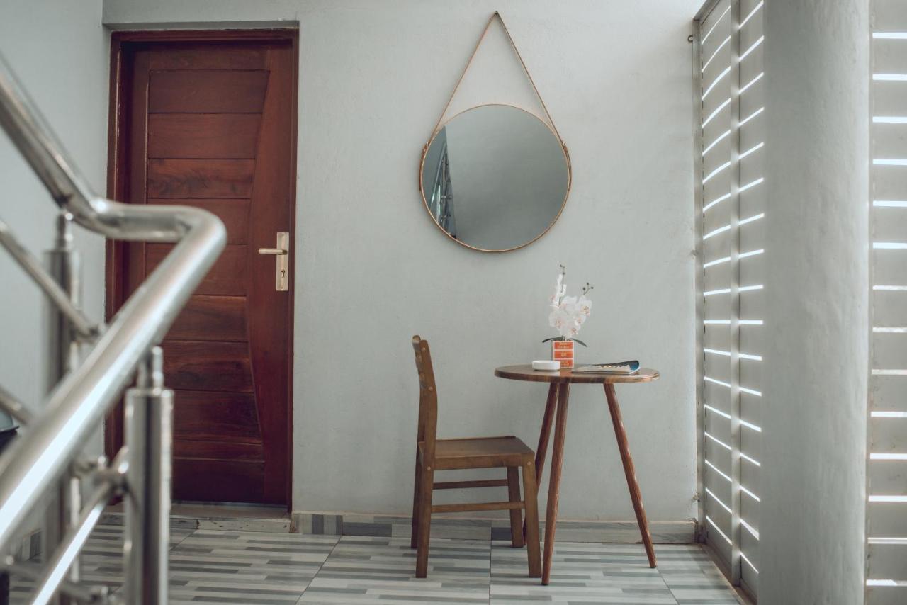 40 40 Accommodation Matola Bagian luar foto