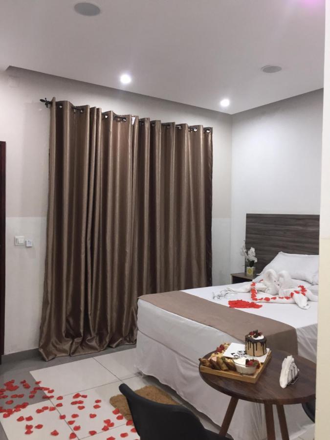 40 40 Accommodation Matola Bagian luar foto