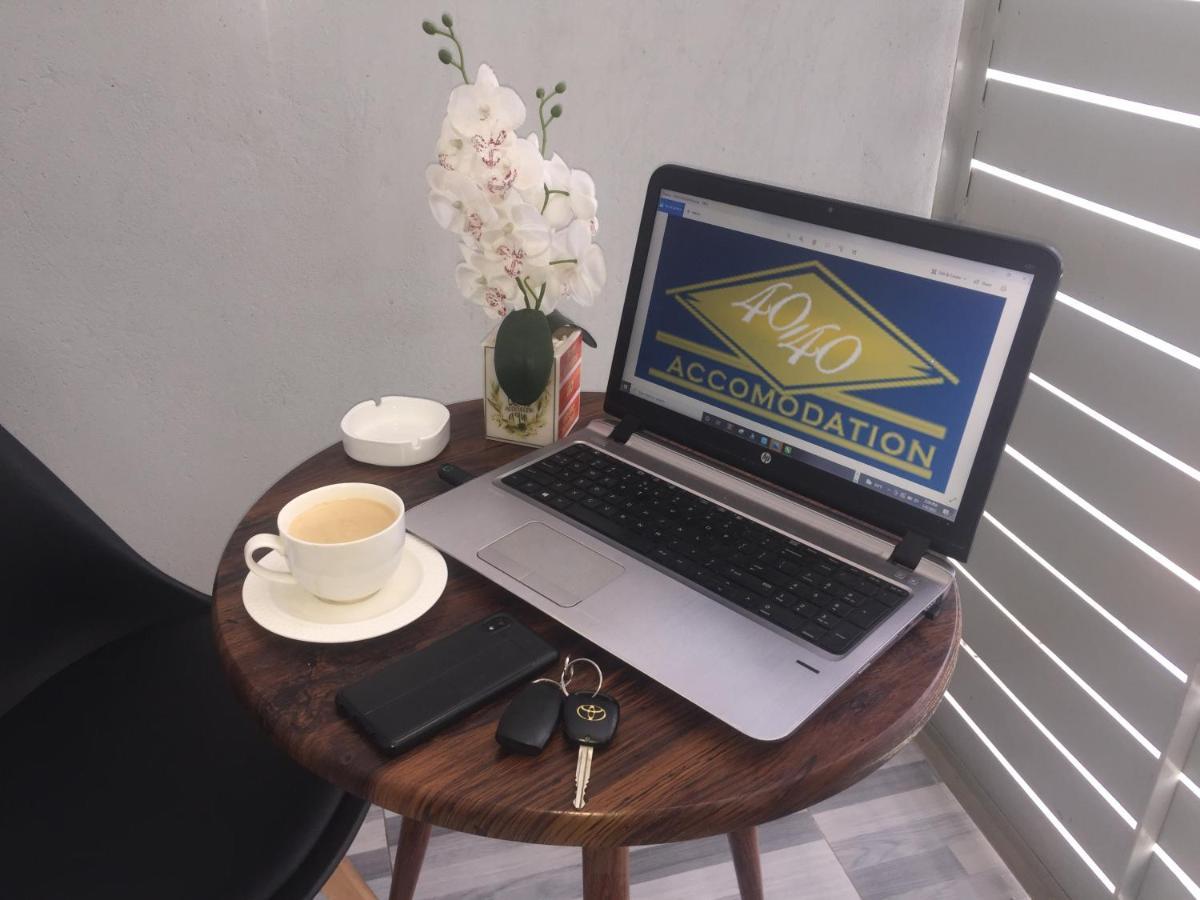 40 40 Accommodation Matola Bagian luar foto