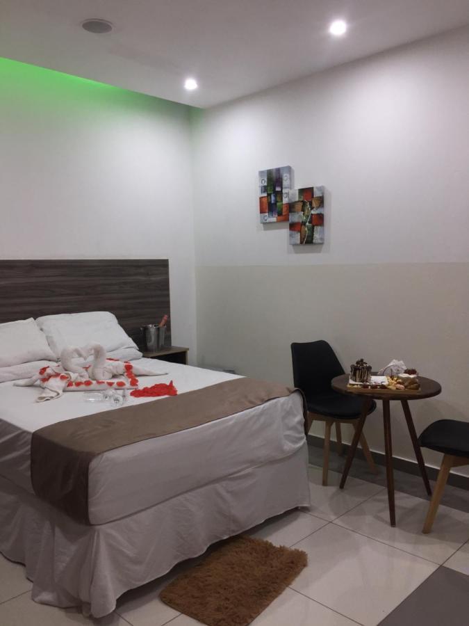 40 40 Accommodation Matola Bagian luar foto