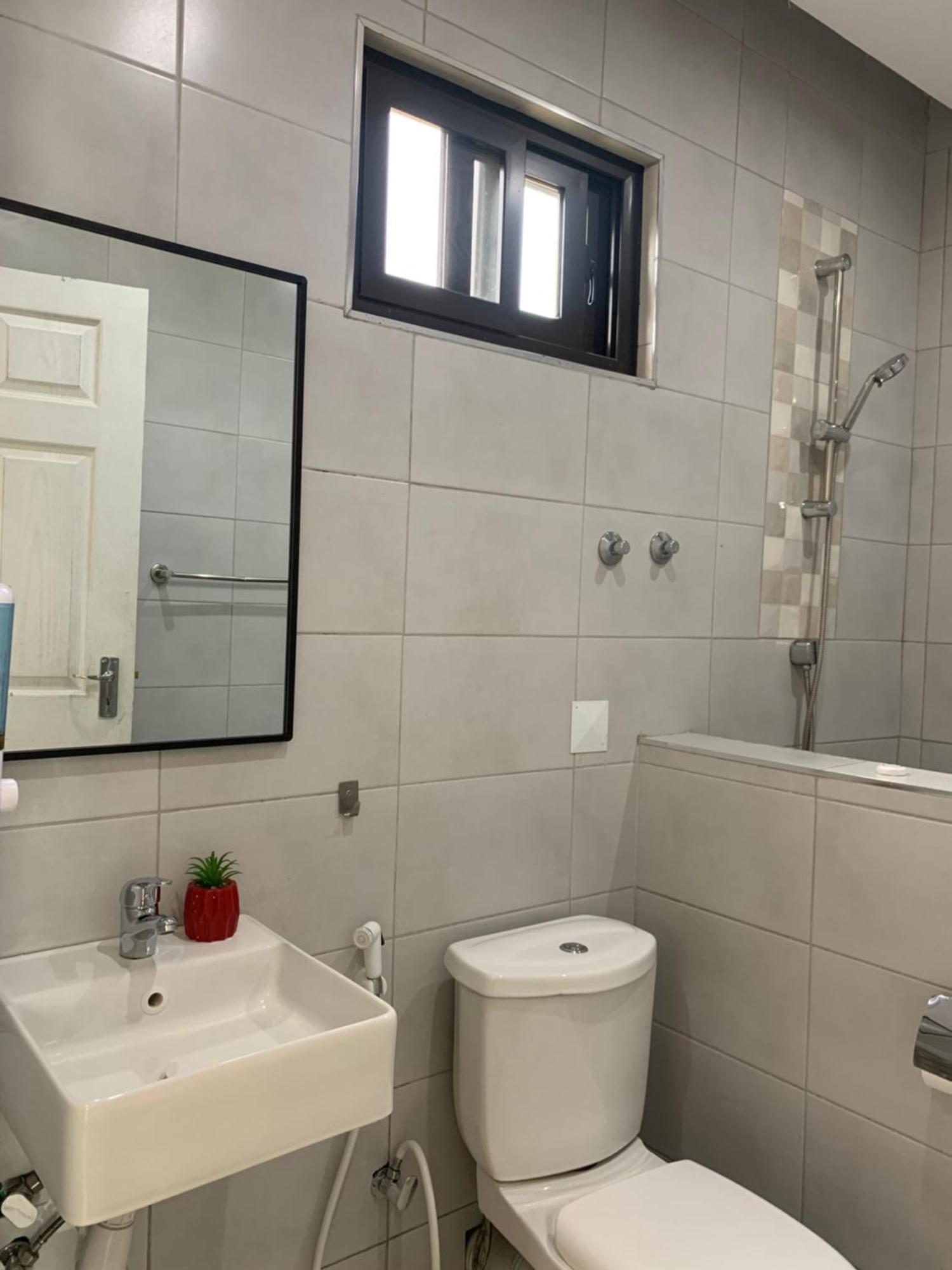40 40 Accommodation Matola Bagian luar foto