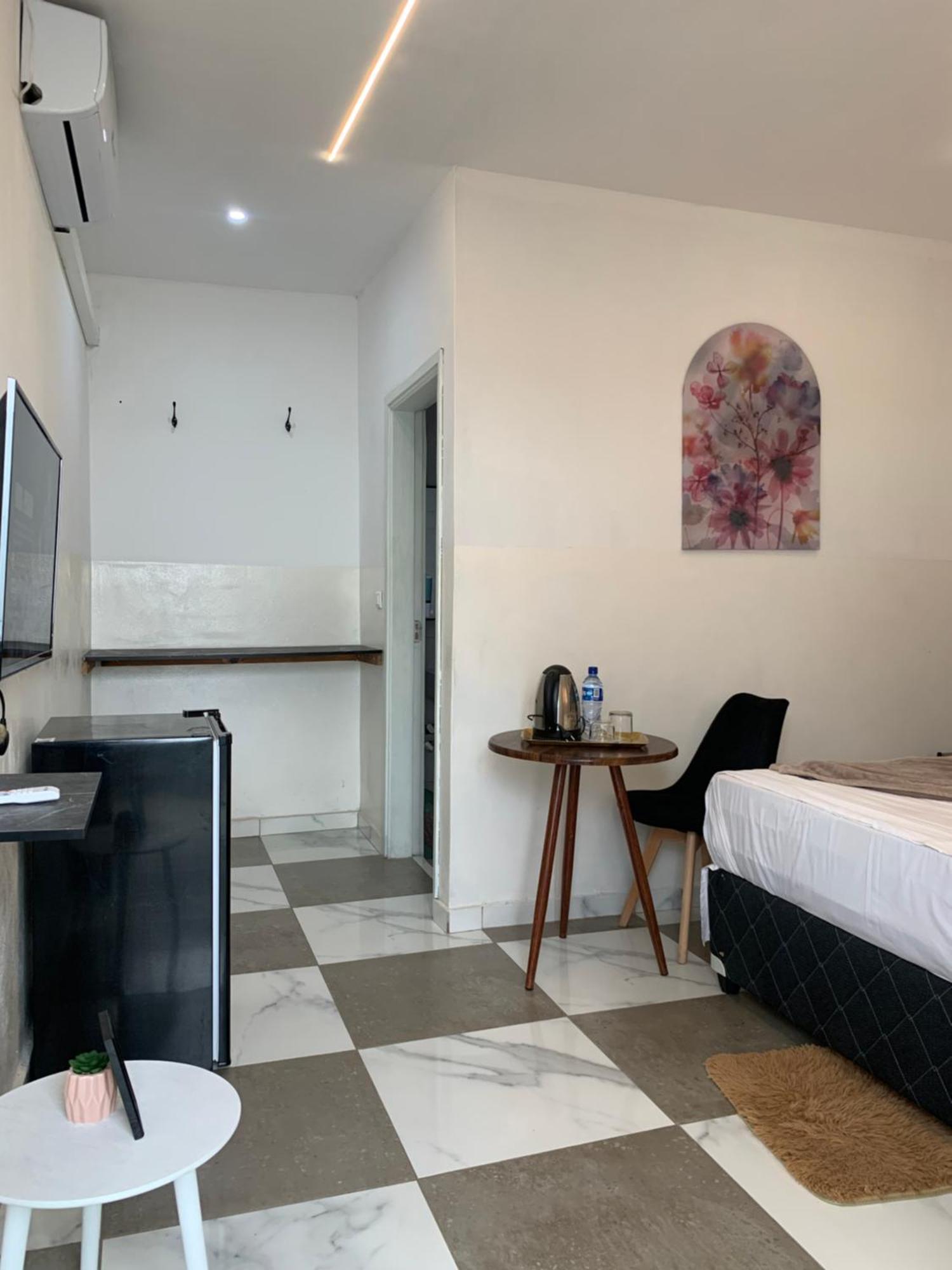 40 40 Accommodation Matola Bagian luar foto