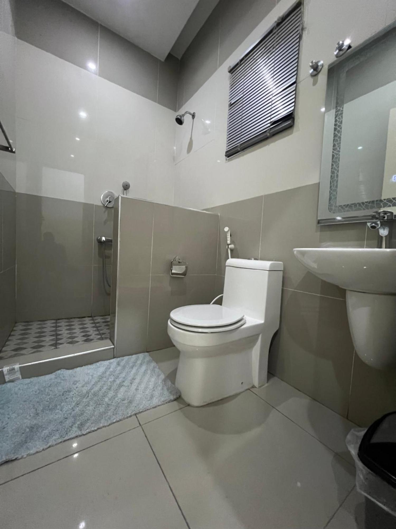 40 40 Accommodation Matola Bagian luar foto