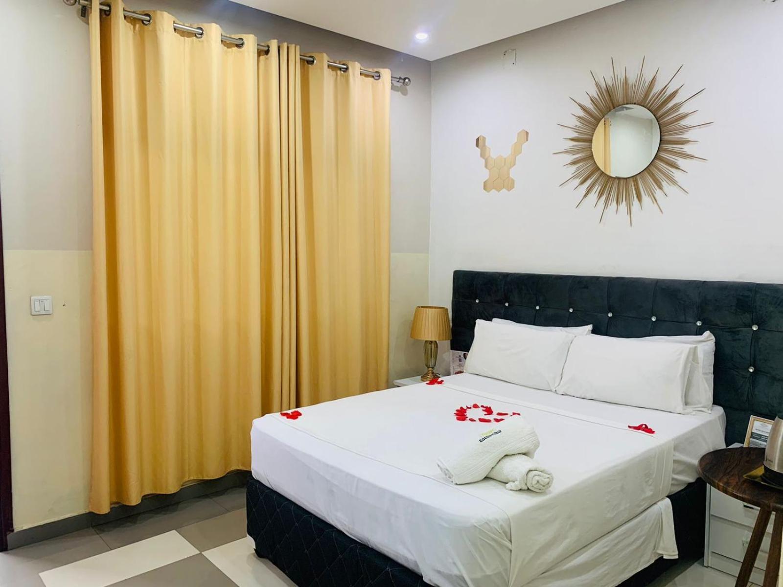 40 40 Accommodation Matola Bagian luar foto
