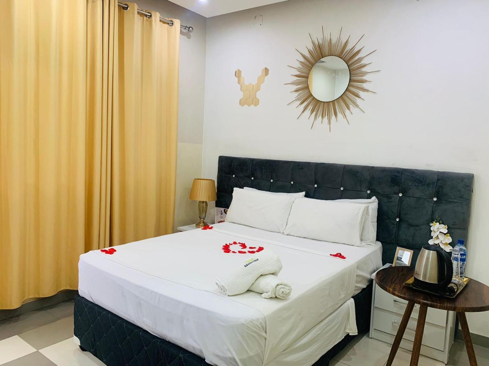 40 40 Accommodation Matola Bagian luar foto